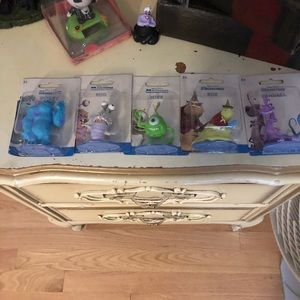 Disney mini figurines